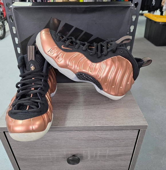Nike Air Foamposite One Metallic Copper Black Size 9 FZ9902-001